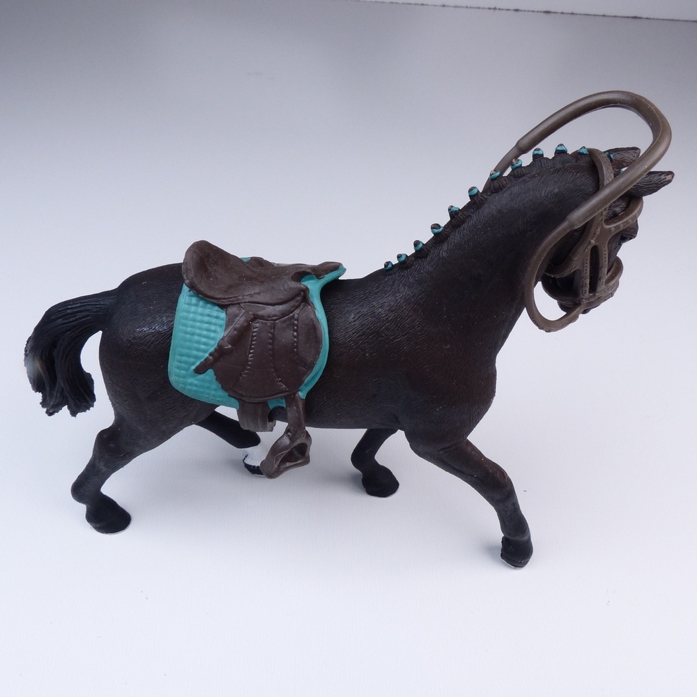 Schleich Horse Club Storm Hanoverian Gelding Toy Figure w/ Saddle Bridle #42541 - Picture 7 of 12